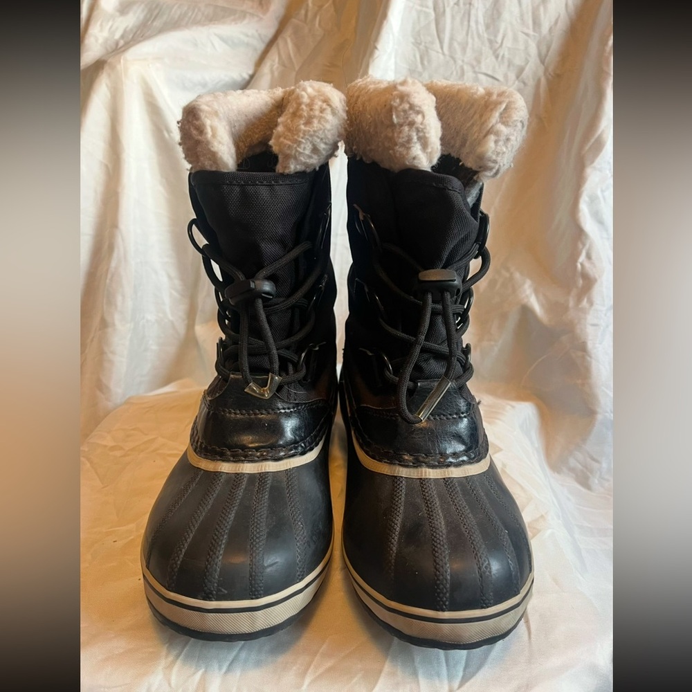 COPY - SORELS kids EUC. Removable inner insulated liners. Size 3 (US), 34 (EU)